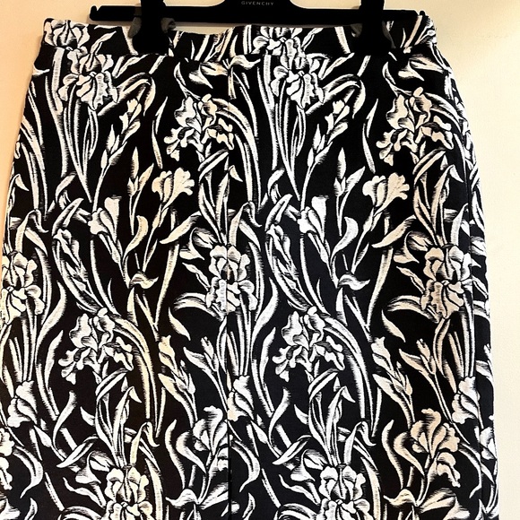 Givenchy Black White Floral Skirt Knee Length Size 8